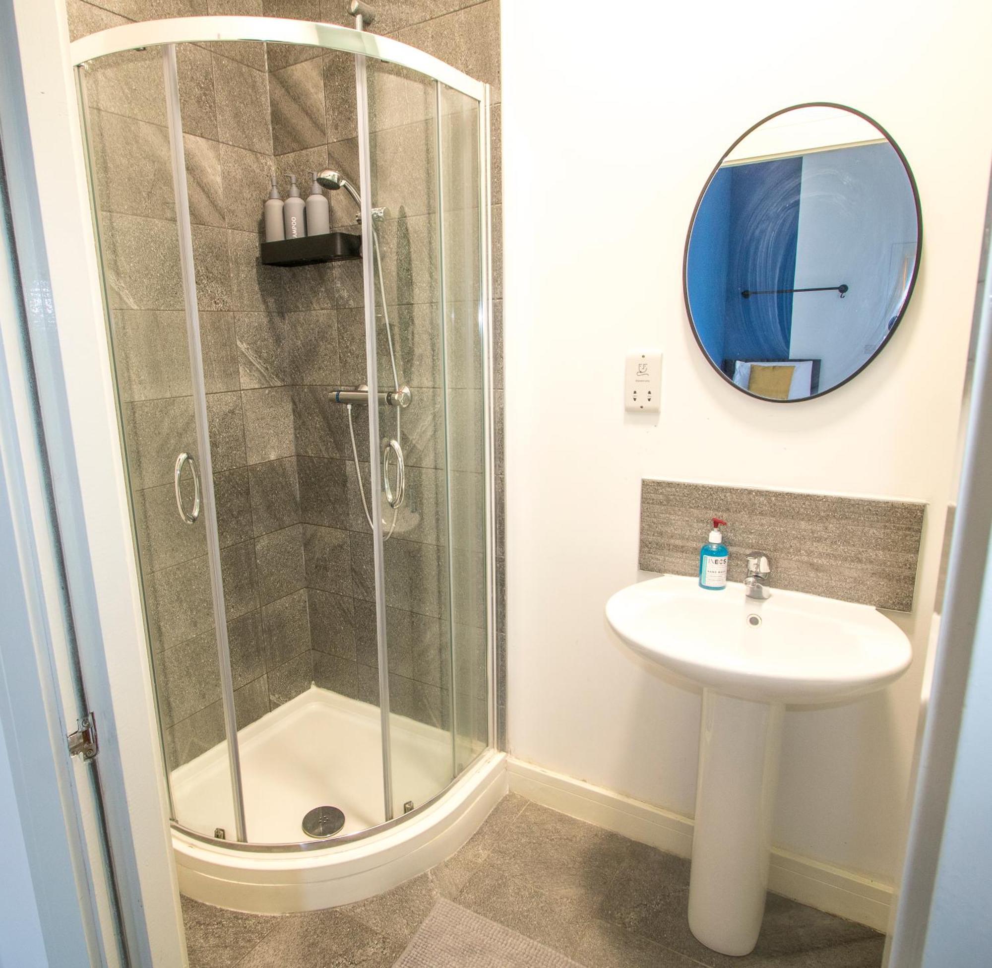 Cozy And Charming - 1 Bedroom Apartment - Free Parking, Transit Links, Close To Stadiums Manchester Ngoại thất bức ảnh